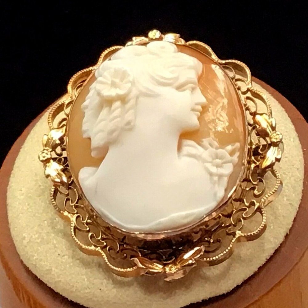Gold Filled Cameo Pendant/ Brooch Vintage 1 3/8” 7.4g